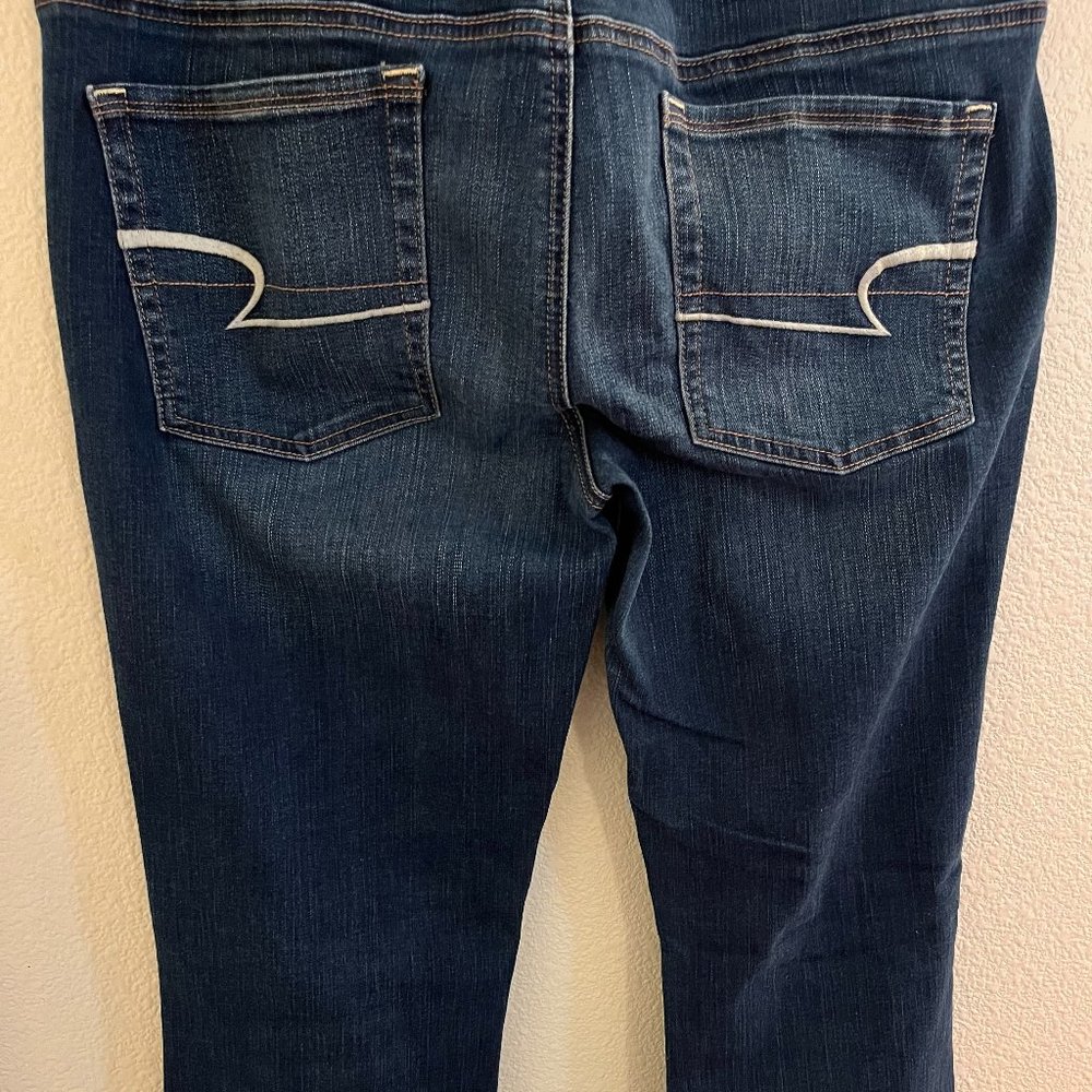 AMERICAN EAGLE KICK BOOT JEANS